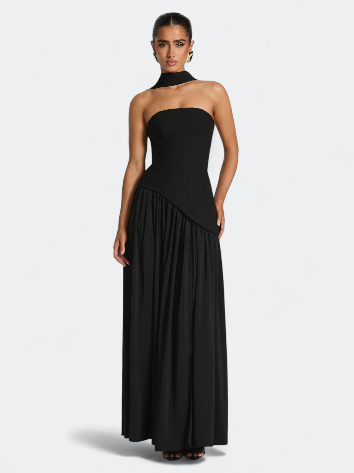 Lunara Sukienka Z Asymetrycznym Dołem I Marszczoną Spódnicą